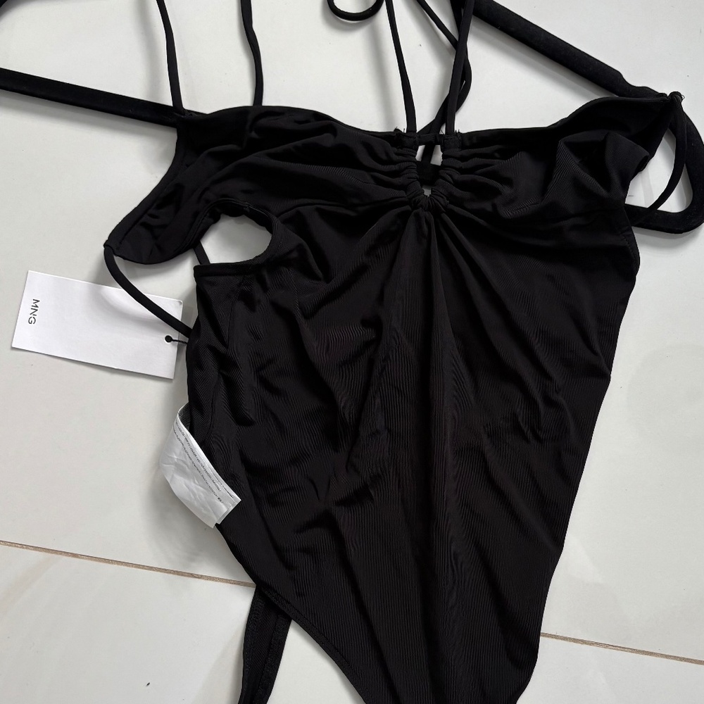 Mango black top